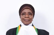 القاضية إيماني داود عبود (رئيسة المحكمة) تنزانيا