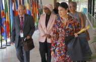 رئيس الآلية الدولية للأمم المتحدة المحاكم الجنائية يزور المحكمة الأفريقية