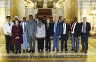 قضاة وموظفو قلم المحكمة الإفريقية في زيارة لمحكمة العدل الدولية