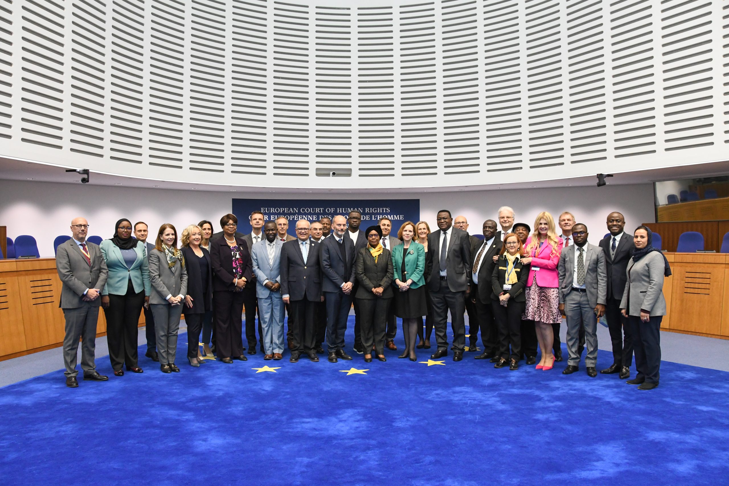 اجتماع المحكمة الأفريقية والمحكمة الأوروبية في ستراسبورغ.